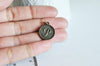 EP Pendentif médaille rondes initiale P, pendentif bronze, médaillon lettre, création bijoux,médaille lettre ,2.1cm-G1115 -