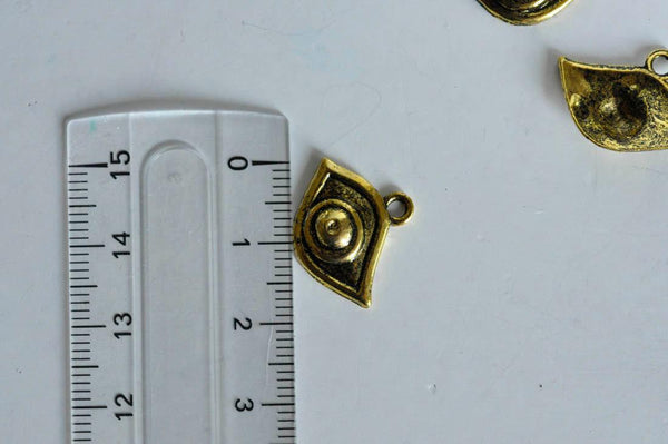 EP Pendentif oeil vieil or,pendentif doré, porte-bonheur,mauvais oeil,argent tibétain doré,création bijoux,x 10,4.5cm-G718