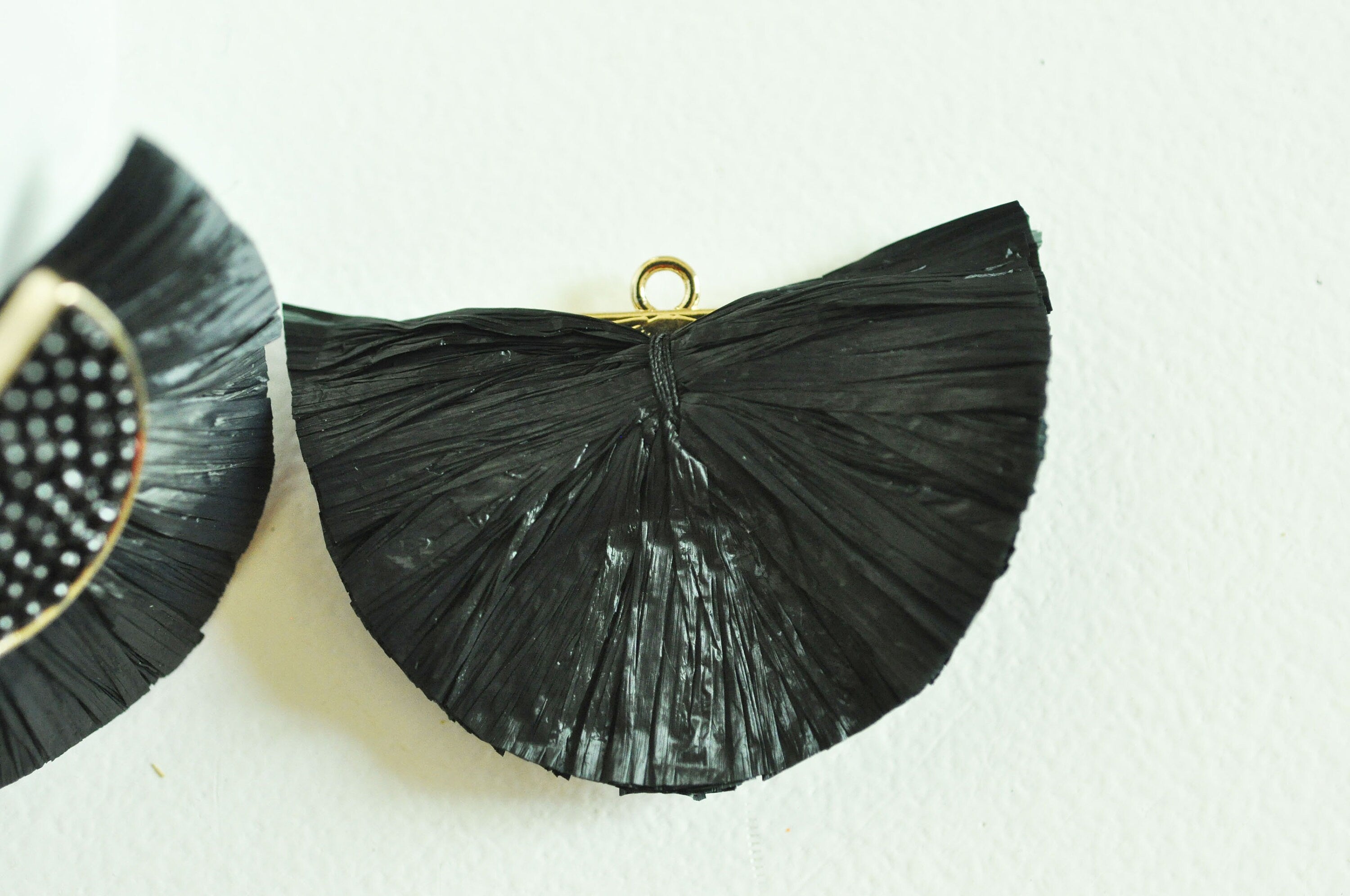 EP-Pendentif osier raphia noir naturel, perle bois,perle osier, création bijoux, Perles géométriques,47mm, x2 G4307