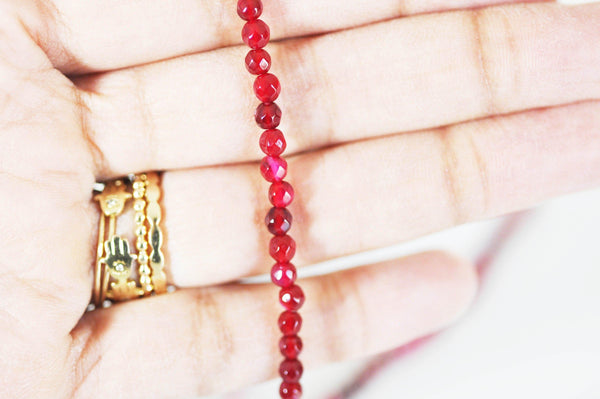 EP Perle agate naturelle teintée rouge magenta 4mm facettes, x1 fil de 35cm- G07