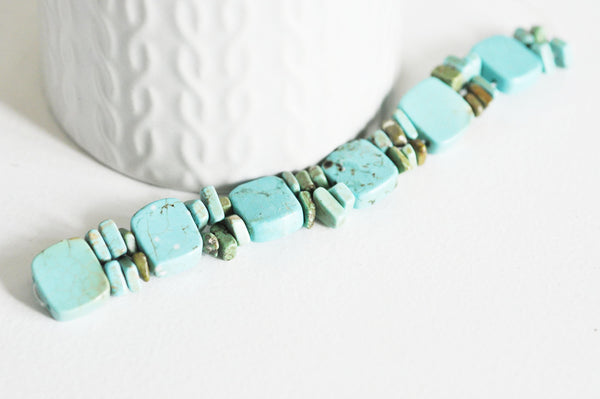 EP Perle carrée en turquoise sinkiang naturelle 12x4mm, le fil-G1119