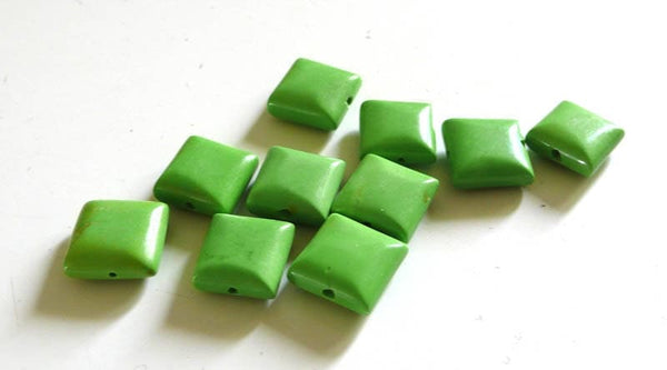 EP-Perle carrée howlite verte, howlite naturelle, perle verte,perle pierre, howlite verte,15mm,x 5 G3821