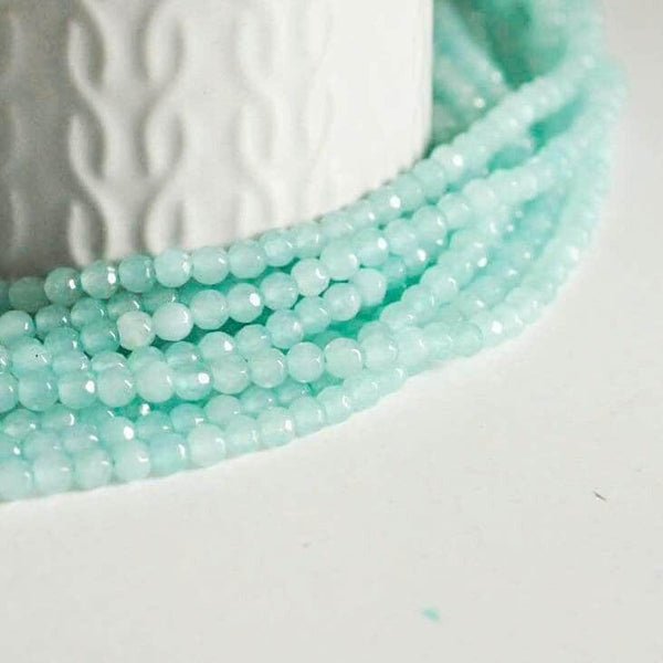 EP -Perle jade naturel facetté bleu turquoise 4mm, le fil de 35cm-G668