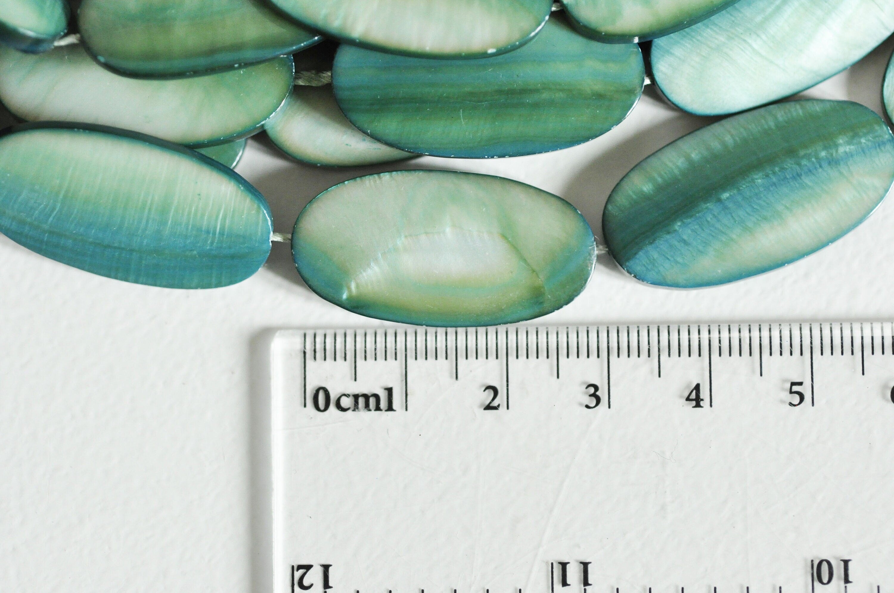 EP Perle ovale nacre verte naturelle, perle rectangulaire, coquillage teinté vert, 30mm, fil de 13-G1061