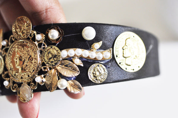 EP-Serre-tête cheveux médaille doré strass perles 110mm, x1 (G0416)