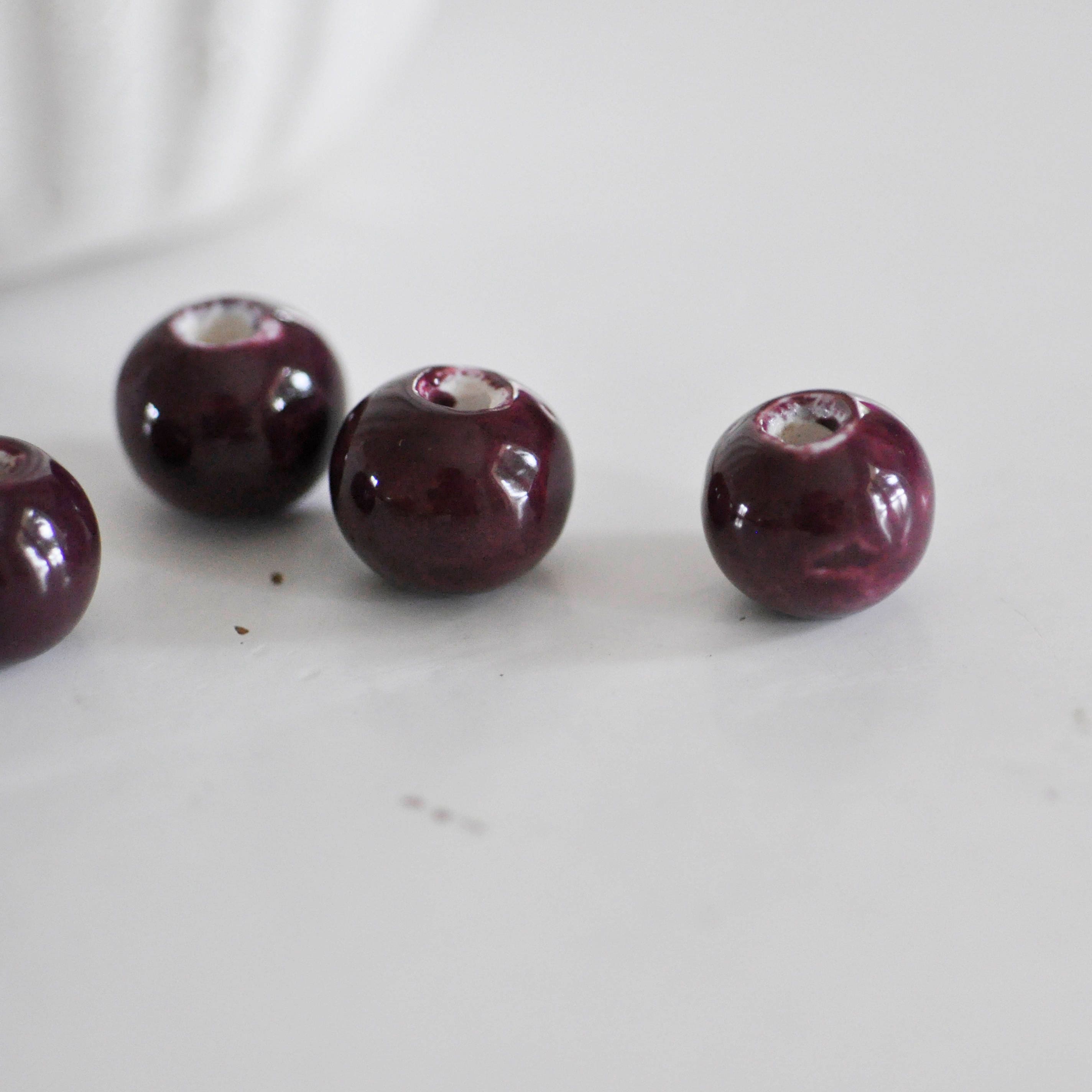 EP perle porcelaine violet prune,perles céramique, porcelaine émaillée,perle porcelaine,perle ronde, x 5, 1.5cm,G2736
