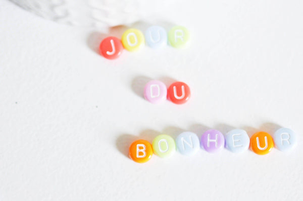 EP perle ronde Lettre Alphabet plastique multicolore pastel, x10 grammes (G1822)