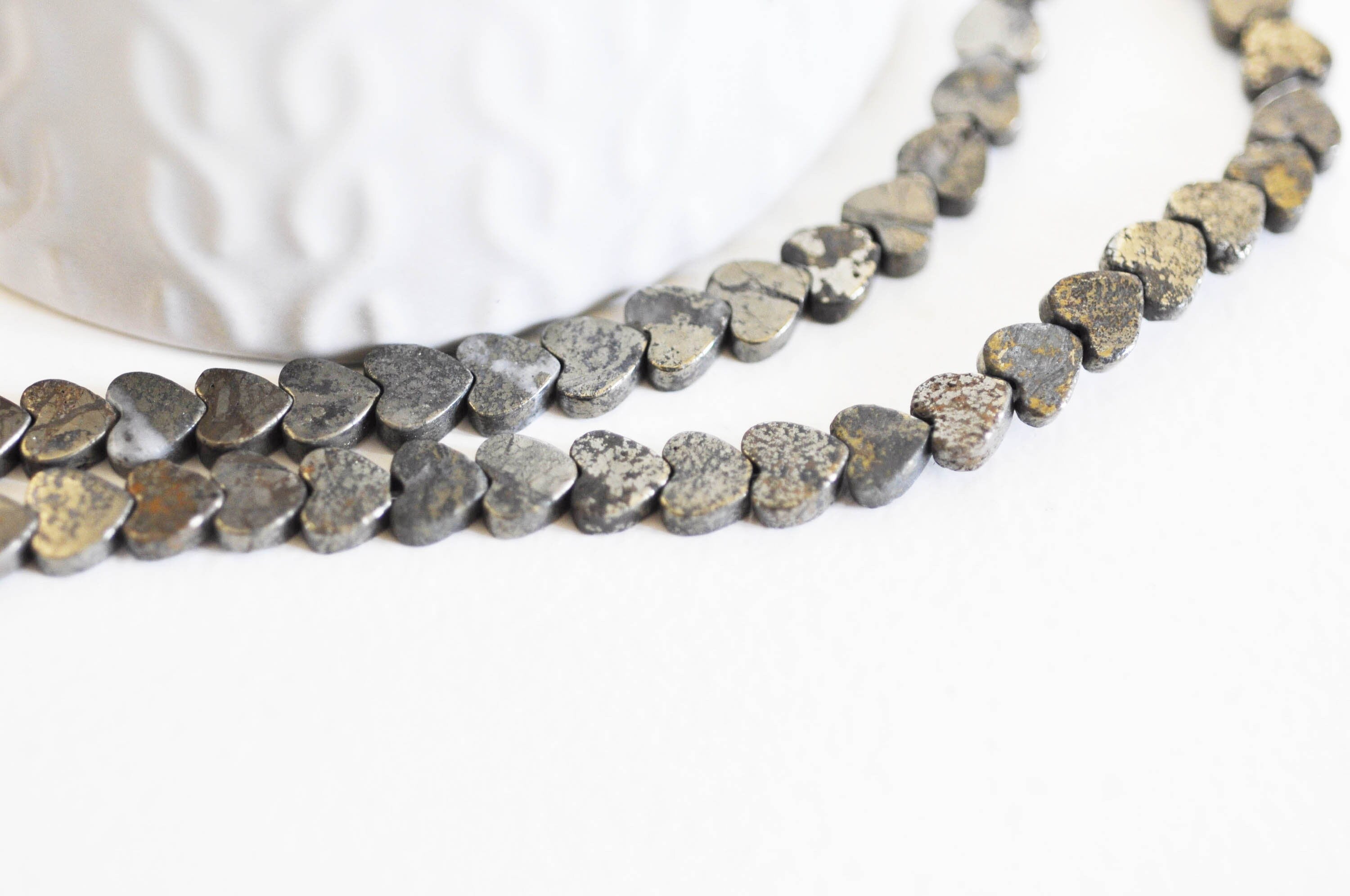 EP perles pyrite coeur,perles pyrite, fabrication bijoux, pyrite naturelle, coeur pierre pyrite,création bijoux,6mm,fil de 70 perles,G3408