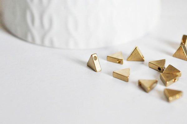 ERREUR Breloque triangle 1 trou laiton brut, pendentif sans nickel,creation bijoux, pendentif géométrique,6mm,x 10-G1611