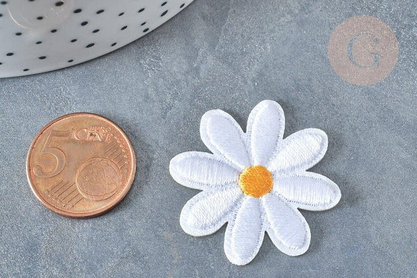 Ecusson brodé Marguerite blanche thermocollant 33mm, x2 (G7787)