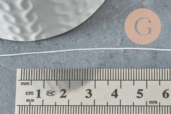 Fil blanc nylon pour broderie couture bijoux 0.8mm, x 10 mètres (G1621)