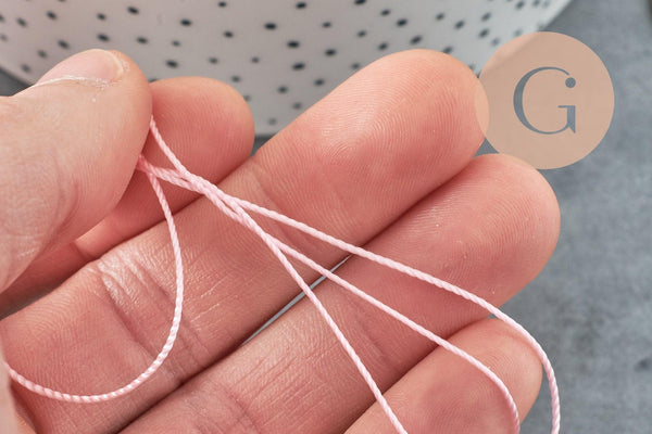 Fil rose clair nylon pour broderie couture bijoux 0.8mm, x 10 mètres (G8247)