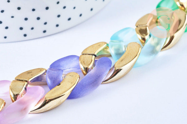 Grosse Chaine acrylique multicolore et plastique doré 30x21mm, création dragonne lannière de sac, x1 mètre (G4964)