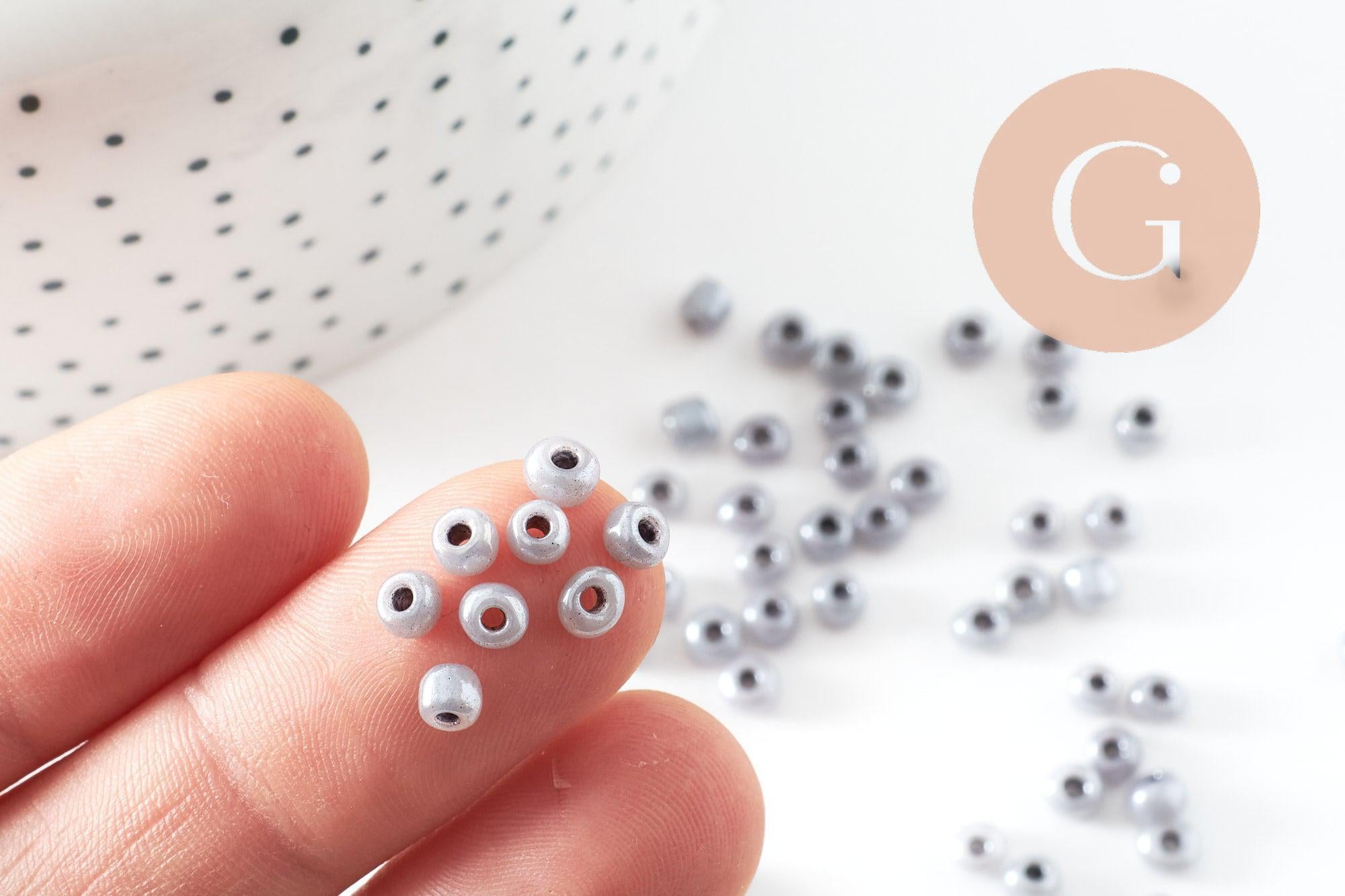 Grosses perles de rocaille gris irisé 4mm, x10Gr (G3673)