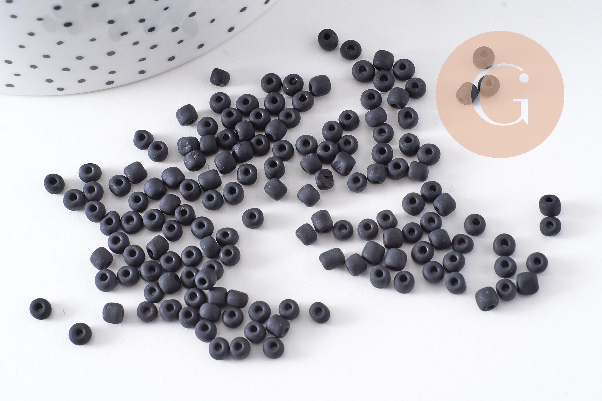 Grosses perles rocaille noir mat 3.5-4mm, x10Gr (G10400)