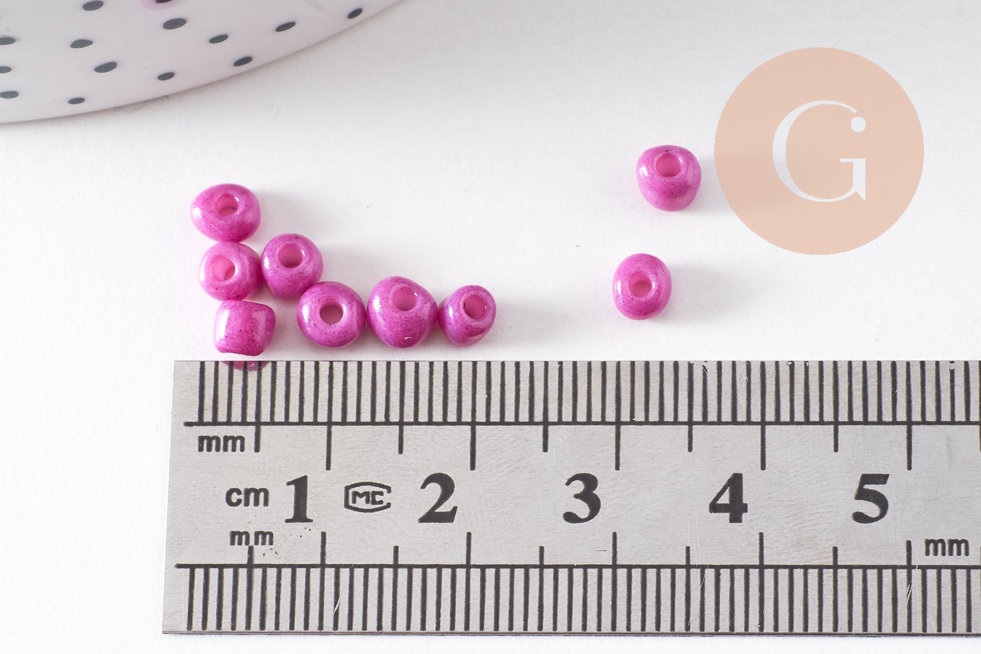 Grosses perles rocaille rose fuchsia 4mm,perles rocaille rose opaque, création bijoux , x10 Gr (G3737)