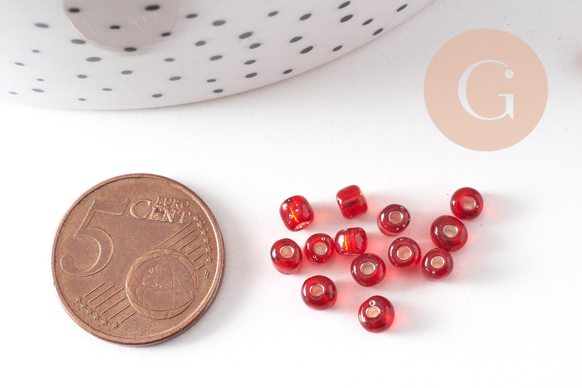 Grosses perles rocaille rouge transparente argent 4mm, x10gr (G3734)