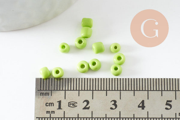 Grosses perles rocaille vert clair 4mm, x10 Gr (G1593)