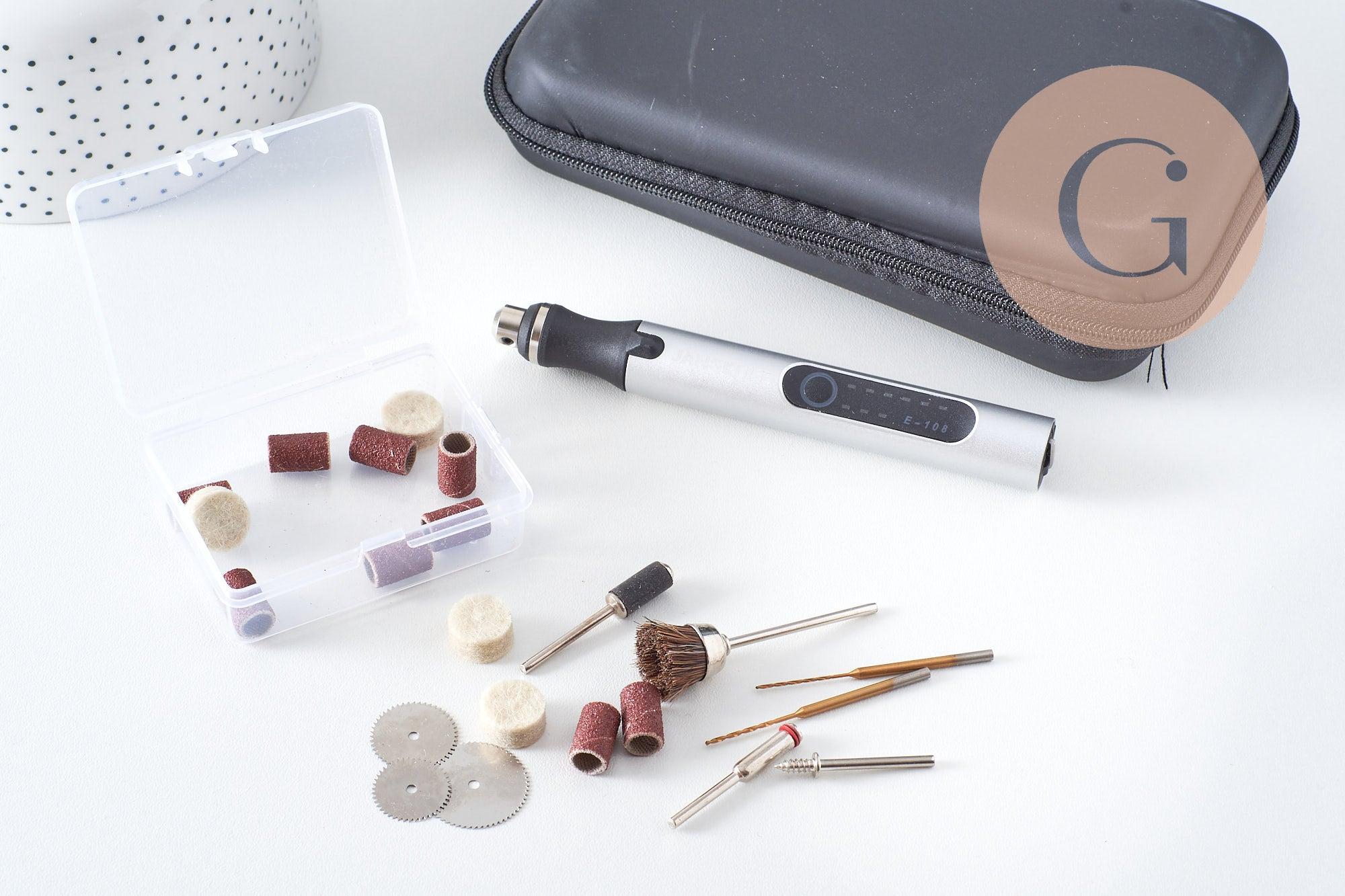 Mini-perceuse pour création de bijoux polymère & laiton avec mèches, x1 (G10206)