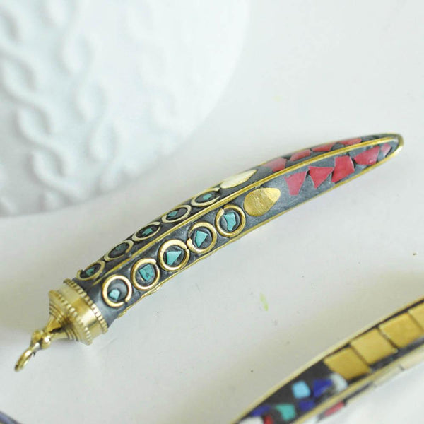 Pendentif Corne en laiton et pierres, pierre naturelle, pendentif doré, pendentif pierre, pendentif tibétain, 60mm,G2965