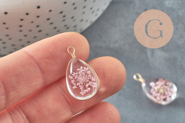 Pendentif Goutte verre transparent fleur séchée rose laiton doré 22-24mm, bijou verre fleurs séchées, x1 (G9752)