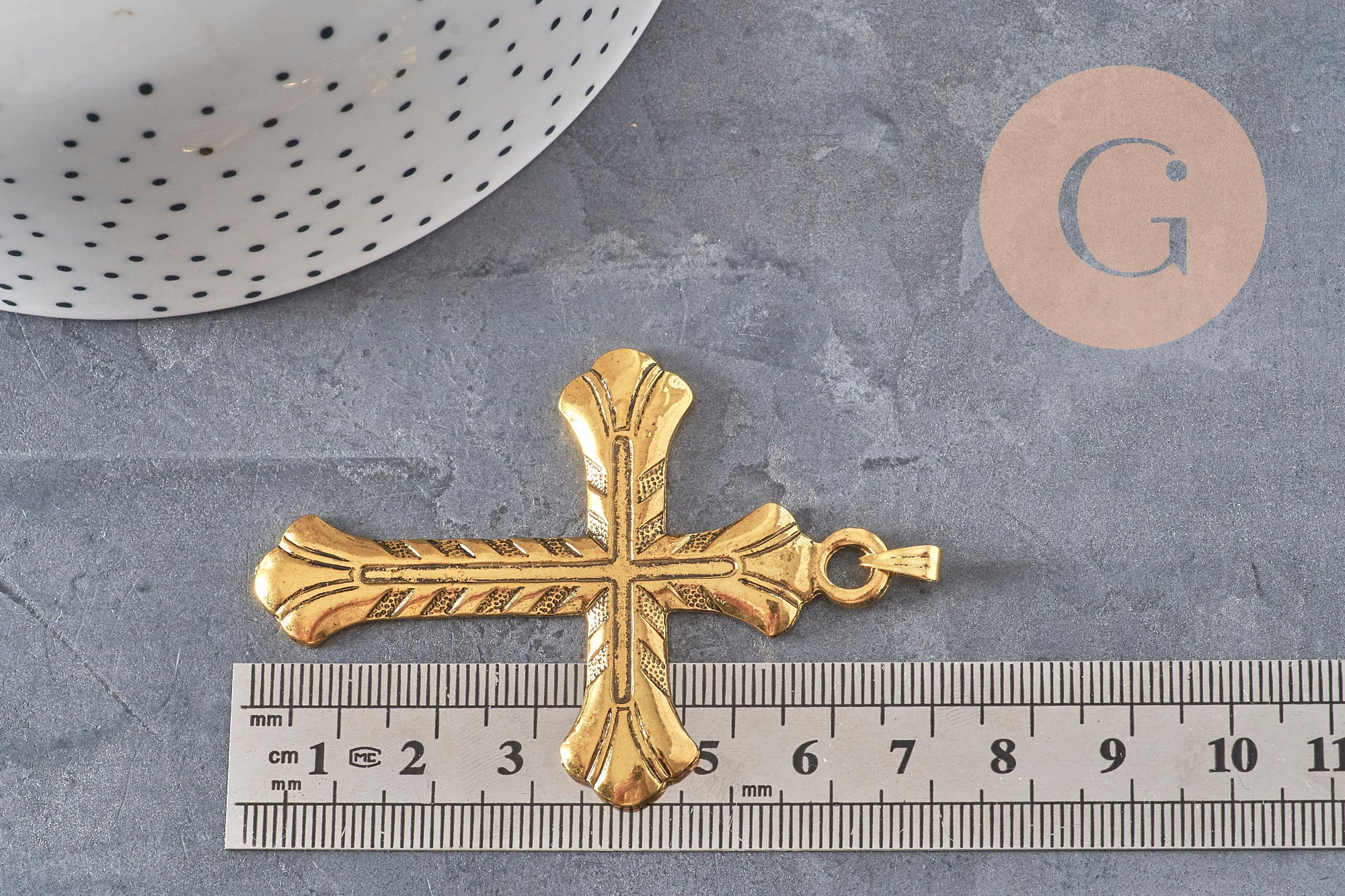 Large Cross Pendant, golden zamak, 75mm, x1 (G2368)