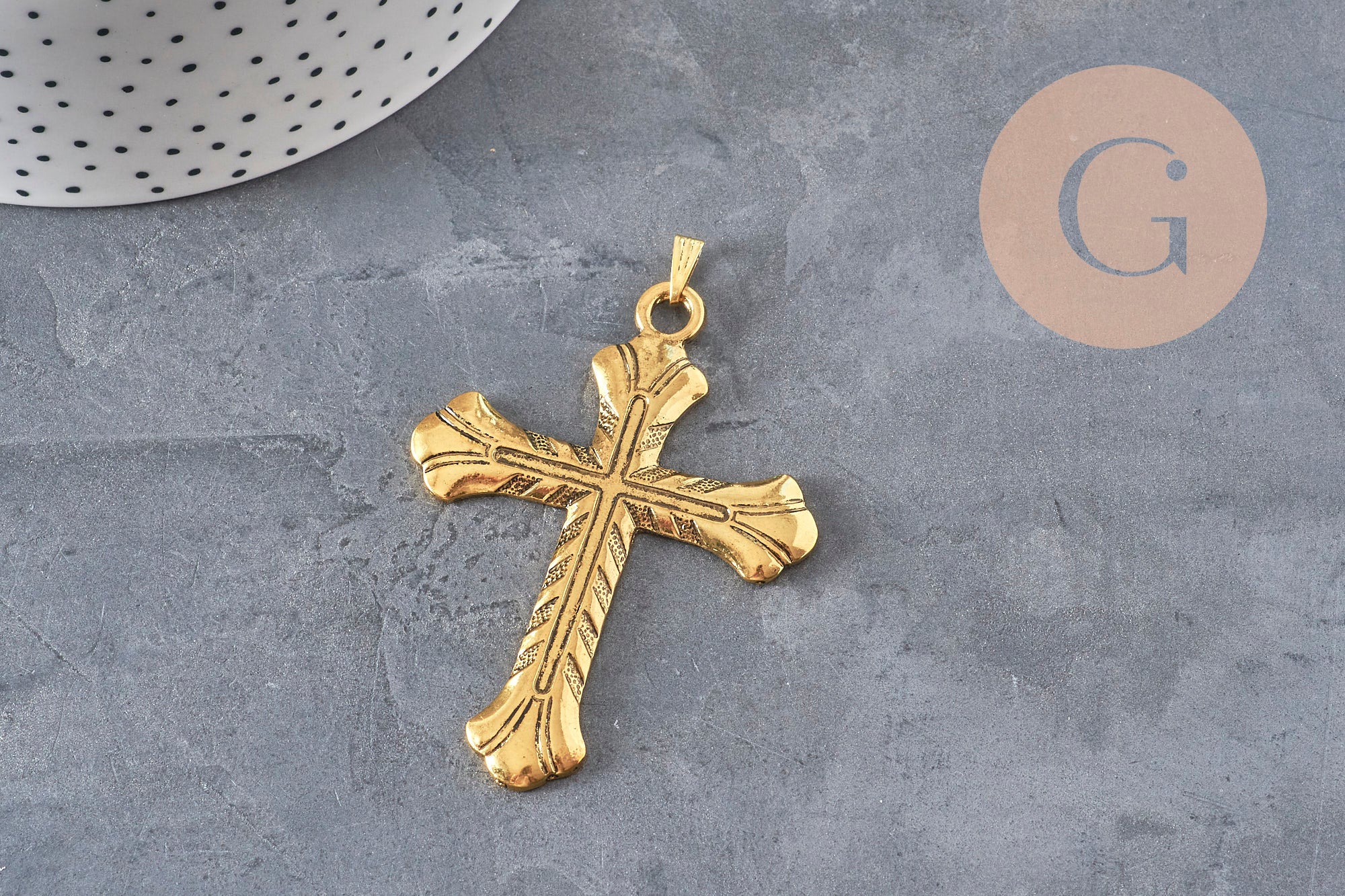 Large Cross Pendant, golden zamak, 75mm, x1 (G2368)