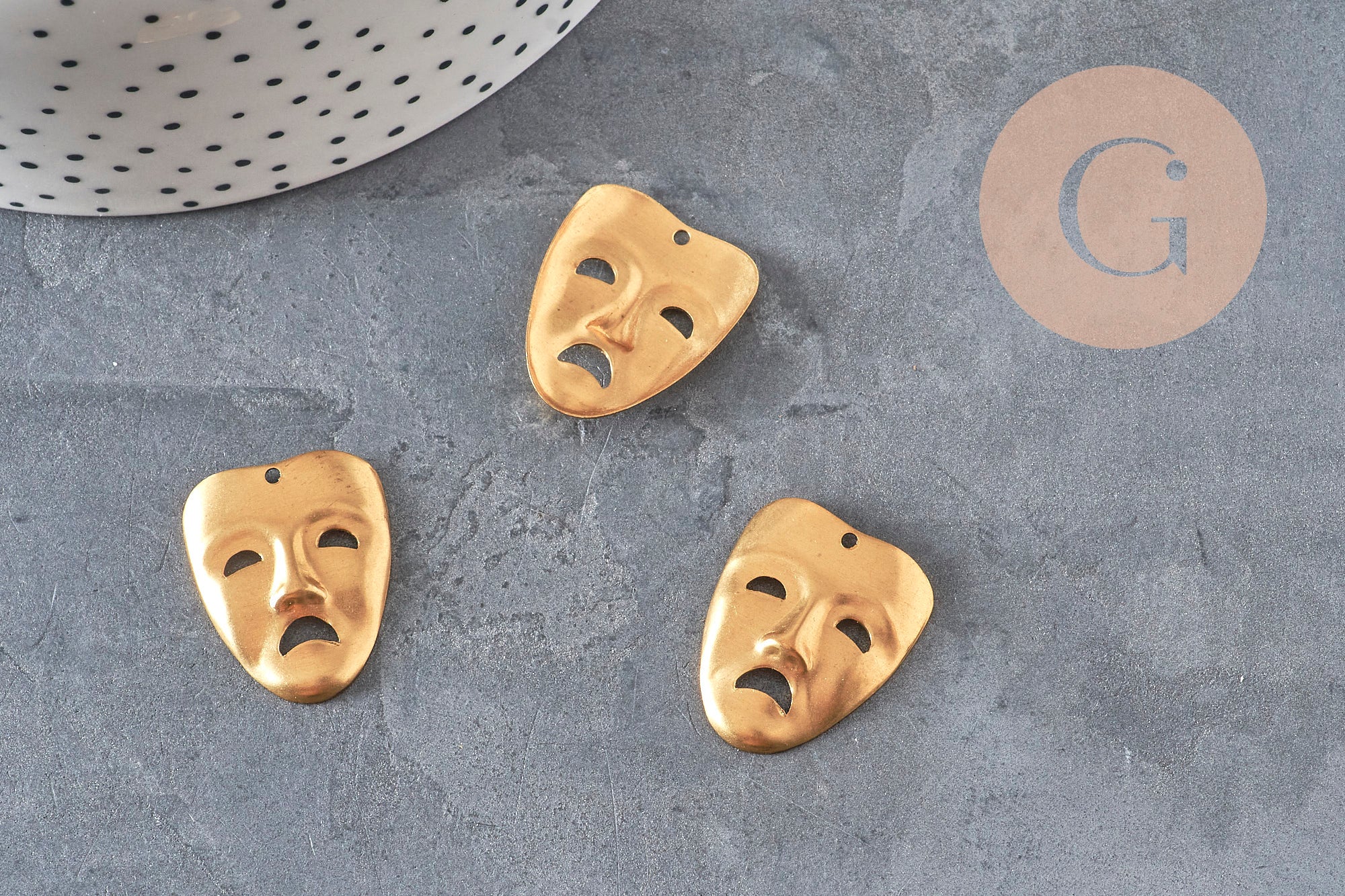 Colgante Máscara de carnaval teatro latón crudo 25mm, x1 (G10164)
