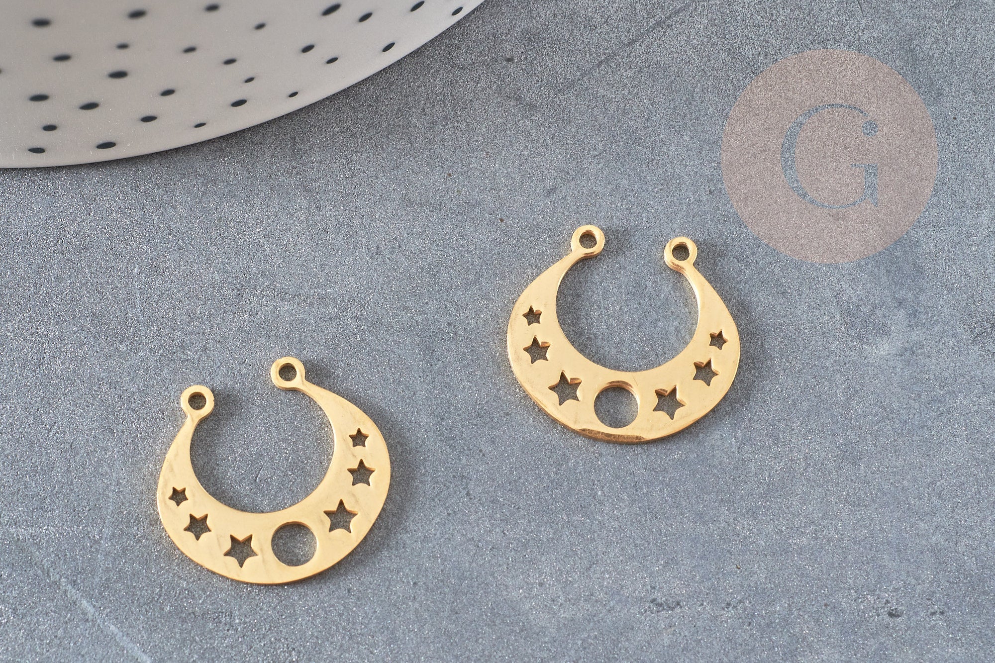 Pendentif acier doré torque lune et étoiles 19mm, breloque acier inoxydable doré résistant à l'eau x1 G5737