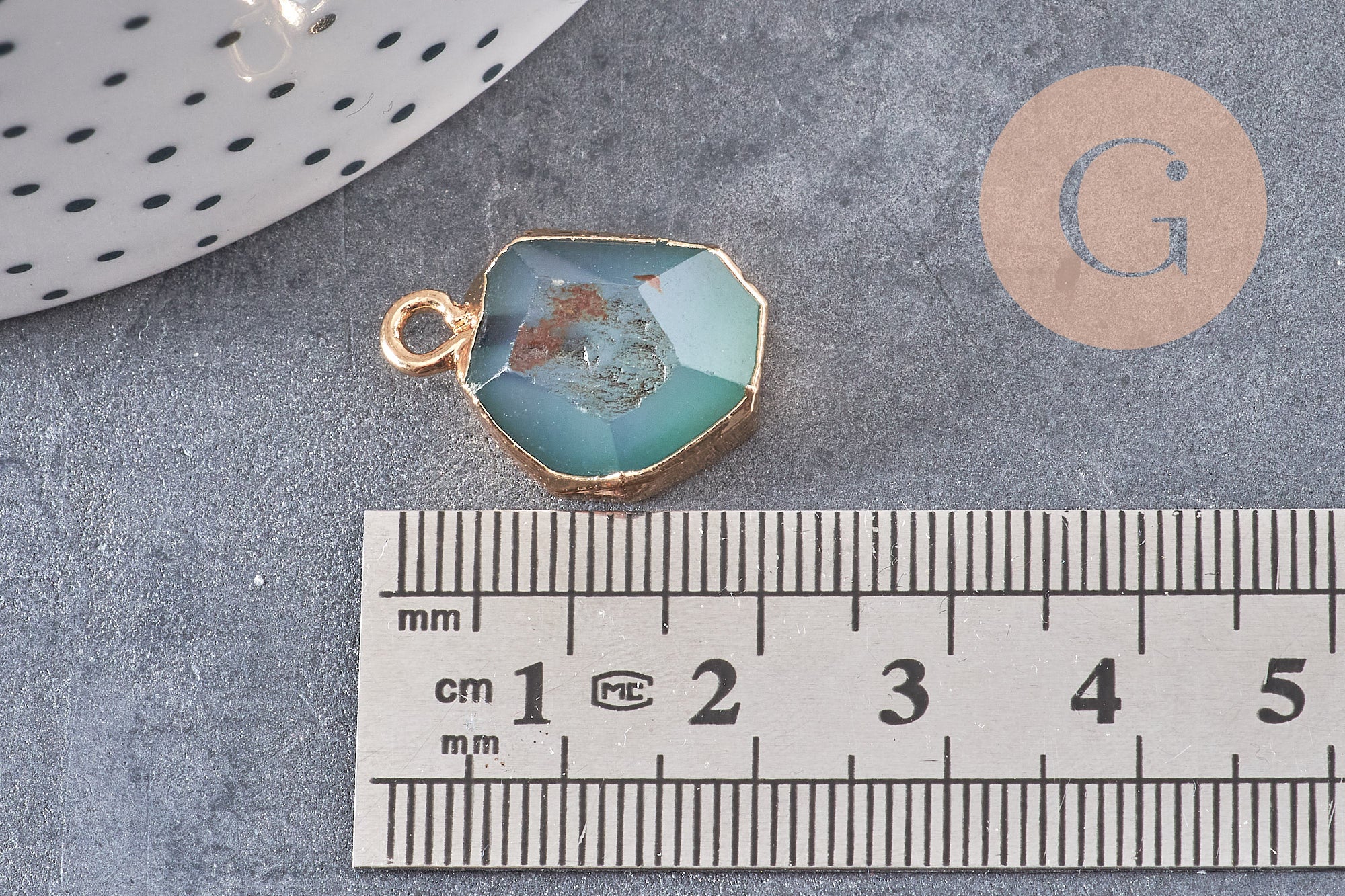 Pendentif agate naturelle verte laiton doré 17-22mm, x1 (G2619)