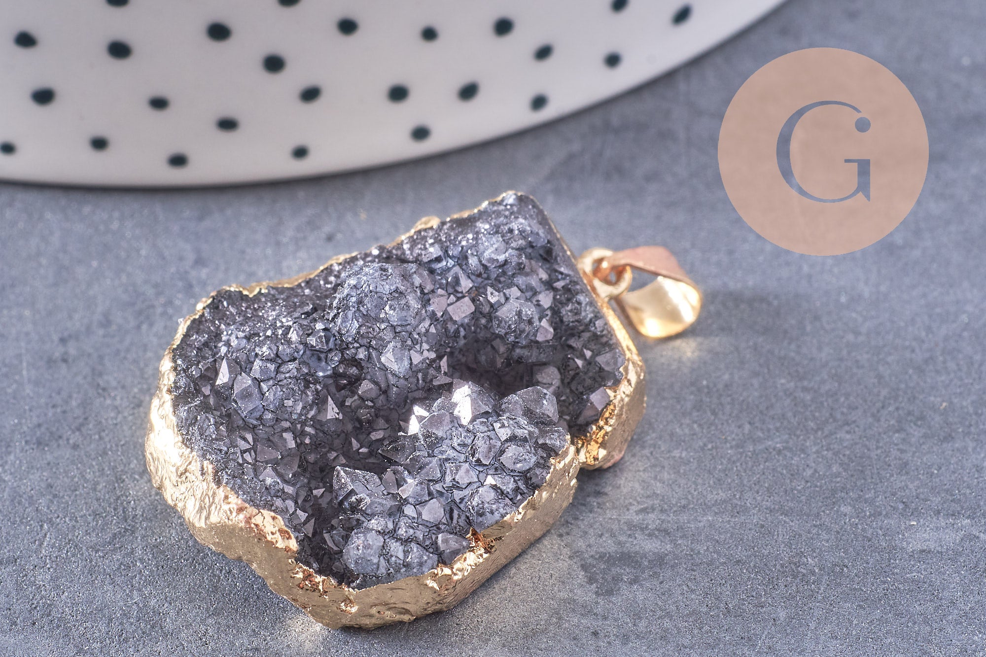 Pendentif agate noire druzy naturelle 30mm, x1 (G2567)