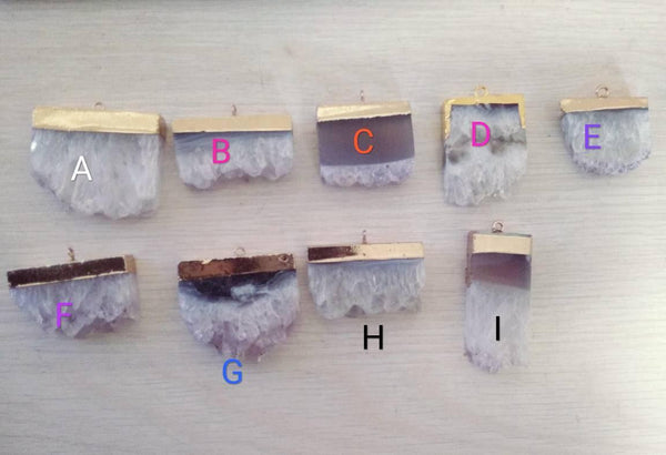 Pendentif améthyste brute violette doré 31~41mm,pendentif pierre, pierre naturelle,1 Anneau, x1 (G0646)