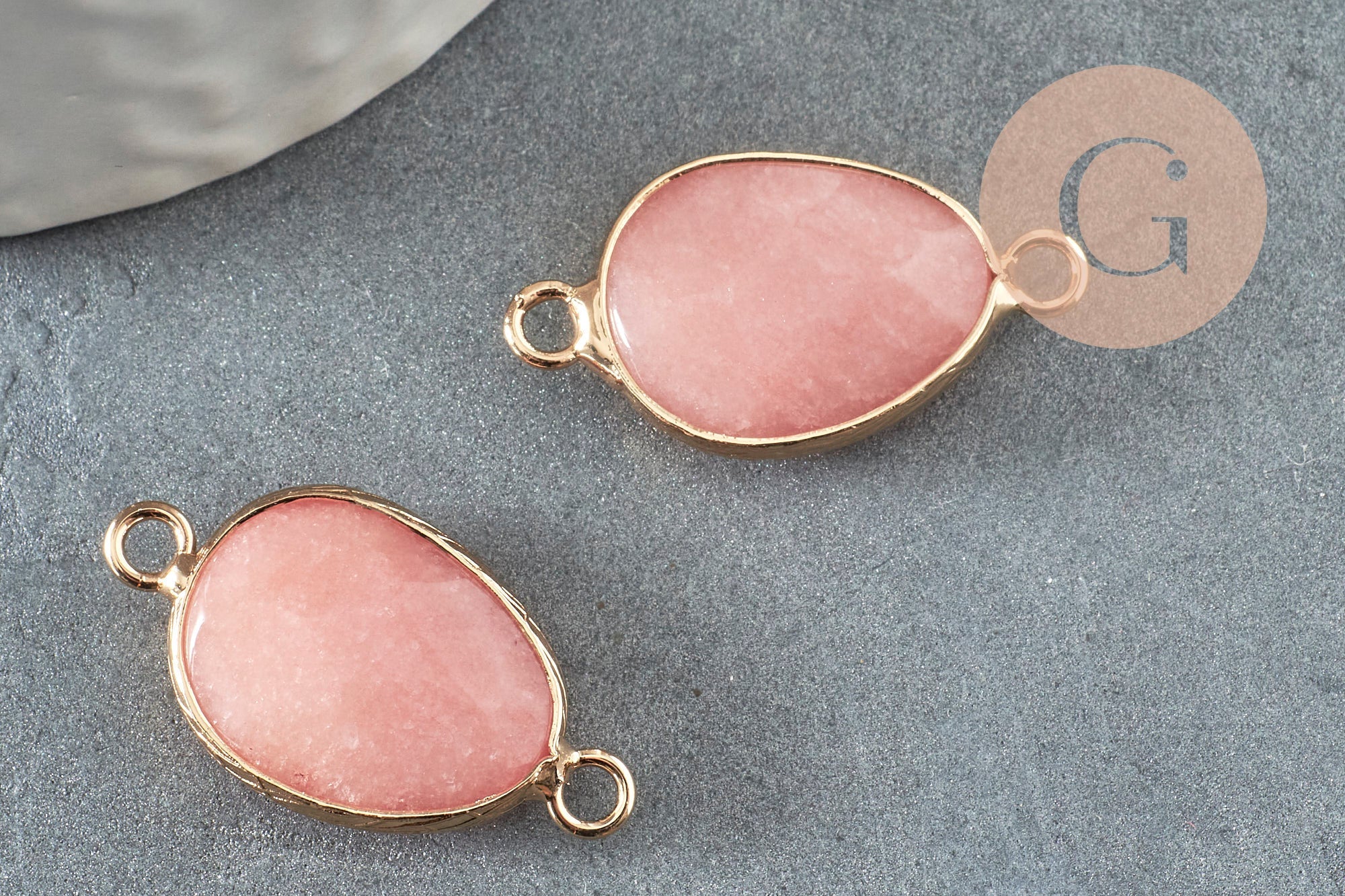 Pendentif connecteur jade naturel teinté rose laiton doré 27.5mm, x1 (G6407)
