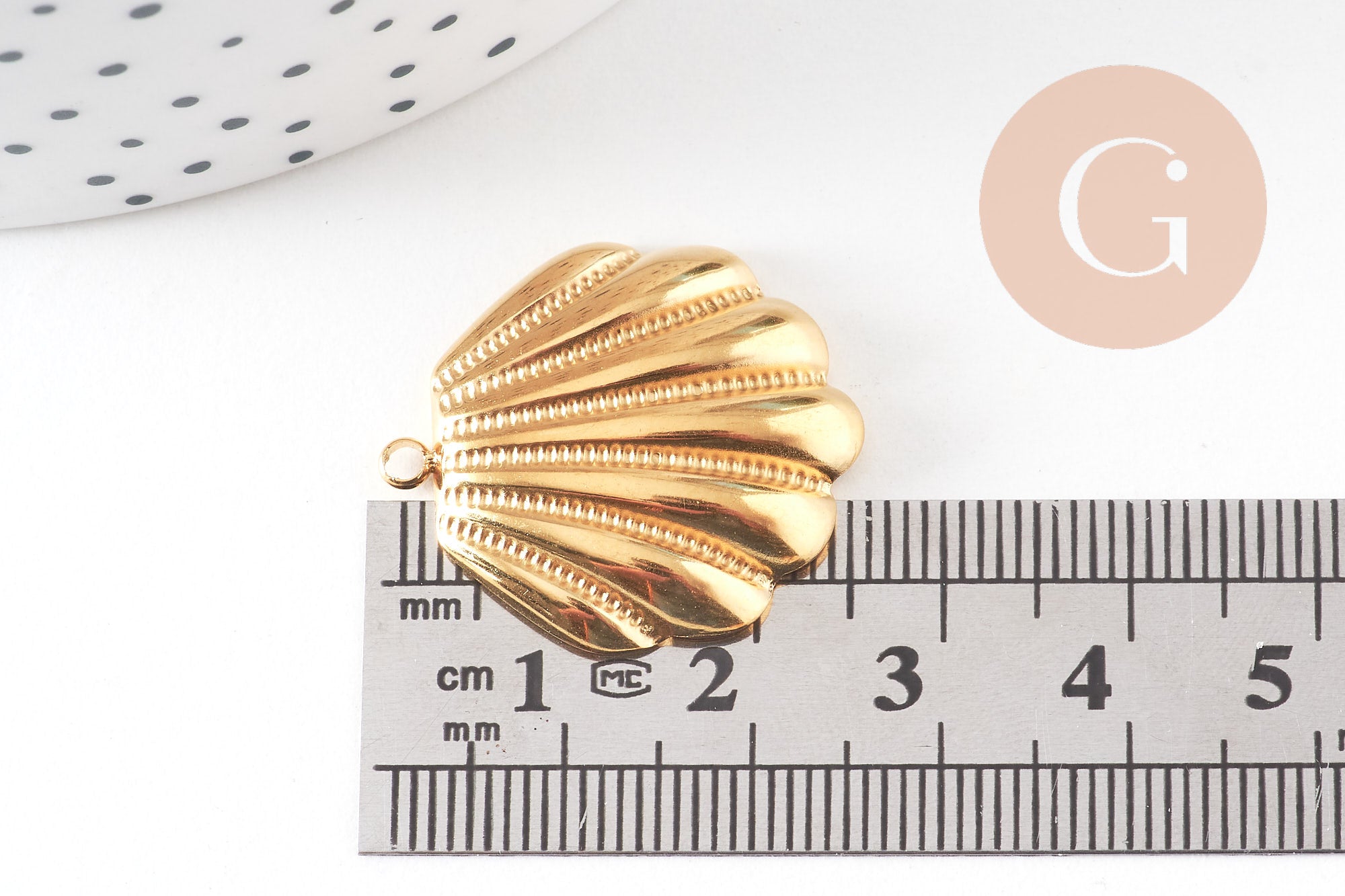 Pendentif coquillage acier IP inoxydable doré 18K 26.5mm, x1 (G10806)