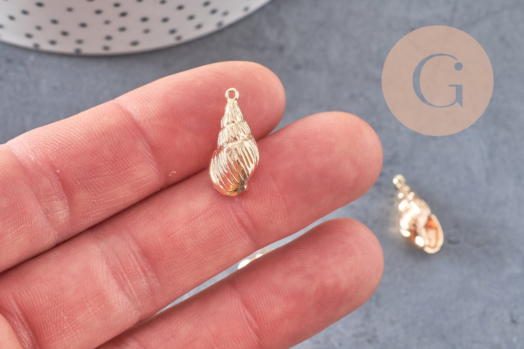 Pendentif coquillage laiton doré 18K 20.5mm, x2 (G6888)