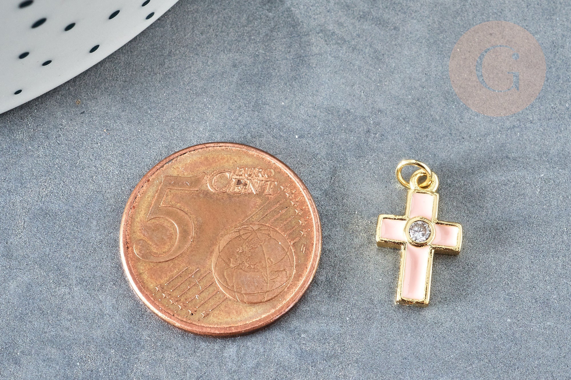 Pendentif croix zircon rond laiton doré émail rose 15mm,pendentif création bijoux religion, x1 G8331