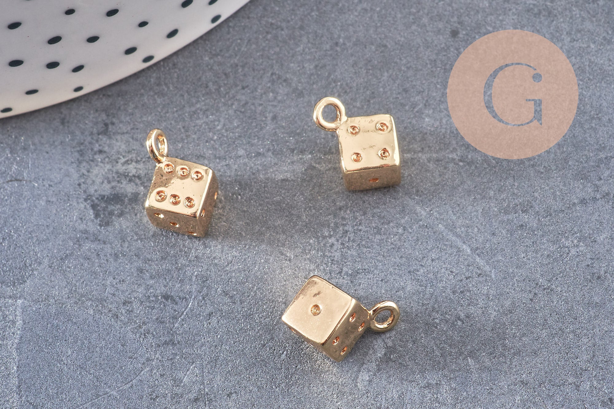 Pendentif dé 6 faces doré 18K et zircons 13.5mm, x1 (G4267)