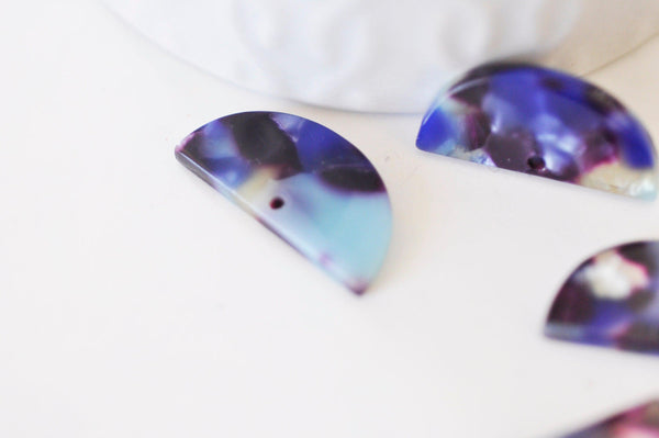 Pendentif demi-cercle bleu indigo 23mm, perle acétate,connecteur plastique, x2 ou x10 G2881