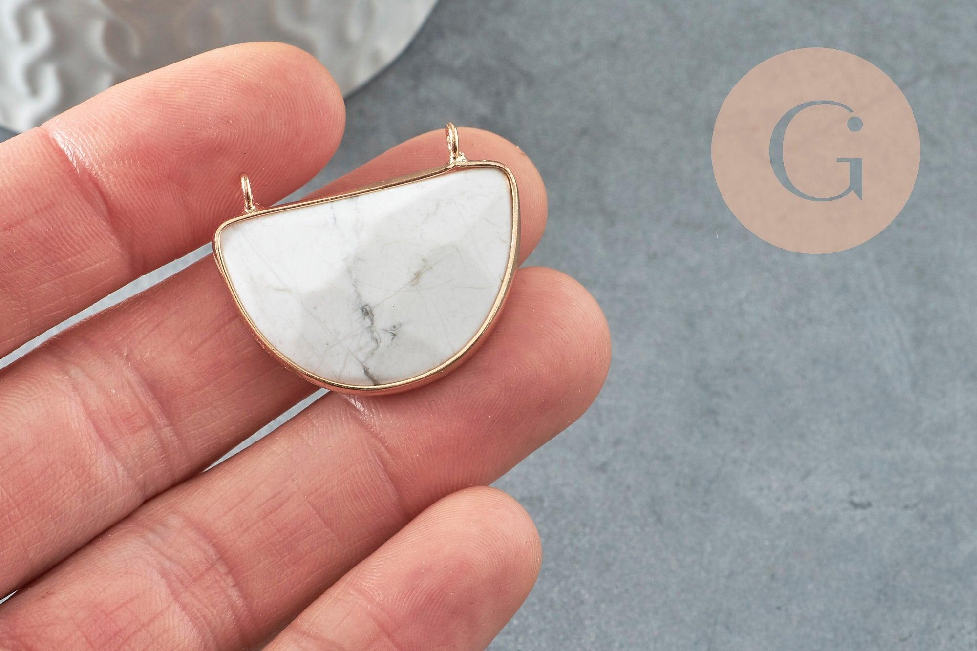 Pendentif demi-lune howlite naturelle laiton doré 32mm, x1 (G0782)