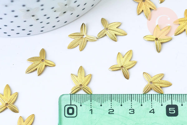 Pendentif estampe filigrane feuille érable laiton doré 14.5x11mm, Pendentif très fin et léger pour création de bijoux, x10 (G5978)