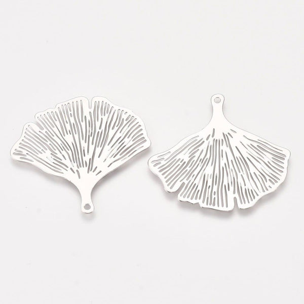 Pendentif estampe filigrane feuille gingko laiton argenté, Pendentif très fin et léger ,30x33mm, x2 (G5151)