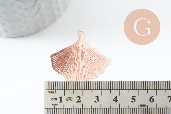 Pendentif estampe filigrane feuille gingko laiton or rose 33mm, Pendentif très fin et léger, x2 (G9826)