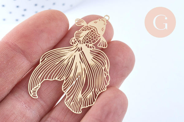Pendentif estampe filigrane poisson japonais laiton doré clair 49x31mm x2 (G5238)