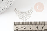 Pendentif estampe filigrane pyramide plastron acier inoxydable 201 platine 22x30mm, Pendentif fin et léger argenté, x2 (G4112)