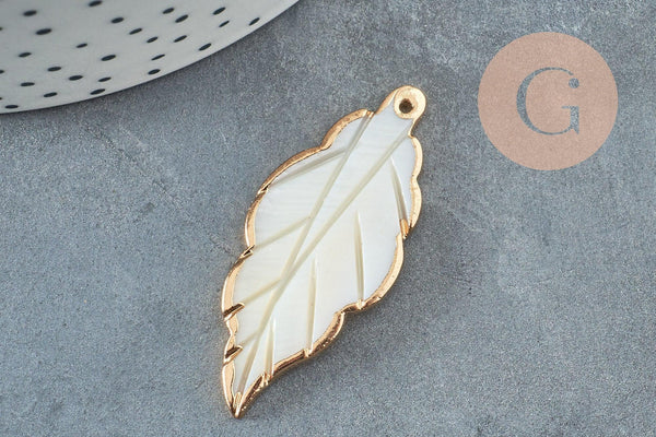 Pendentif feuille nacre naturelle support doré 34-45mm, x1 (G3116)