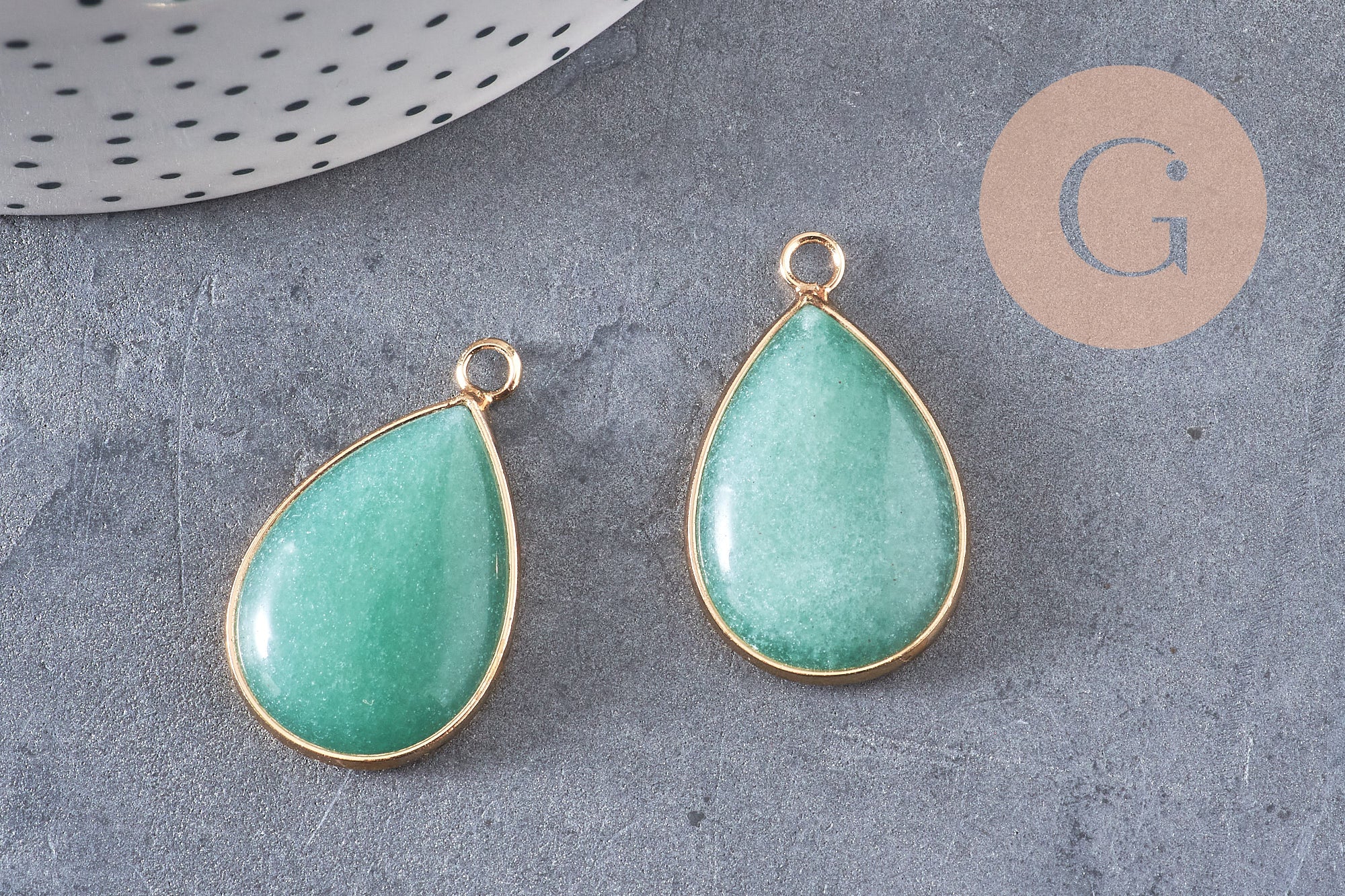 Pendentif goutte aventurine verte naturelle fer doré 31mm, x1 (G2333)