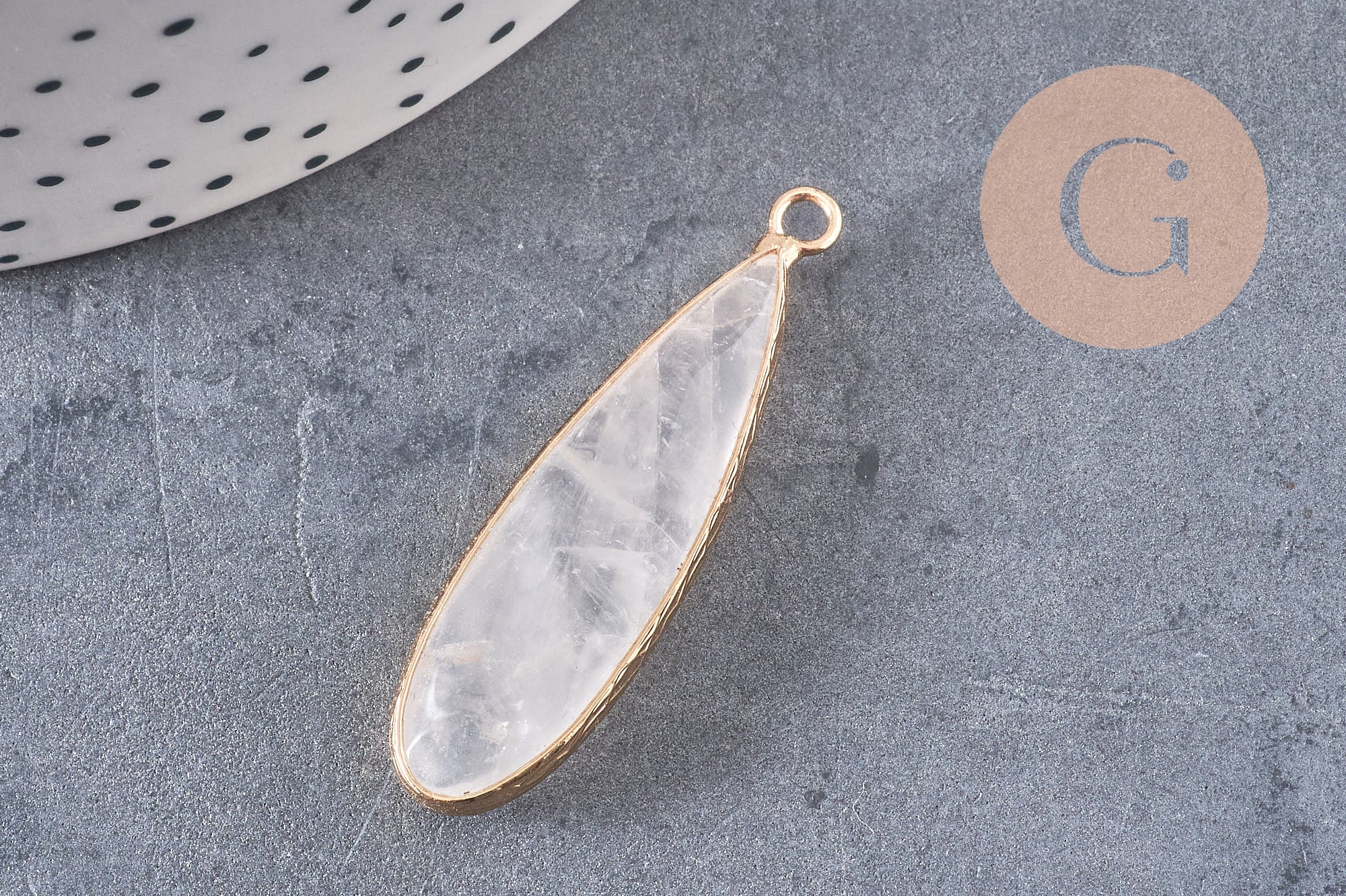 Pendentif goutte cristal de roche naturel laiton doré 40mm, x1 (G2555)