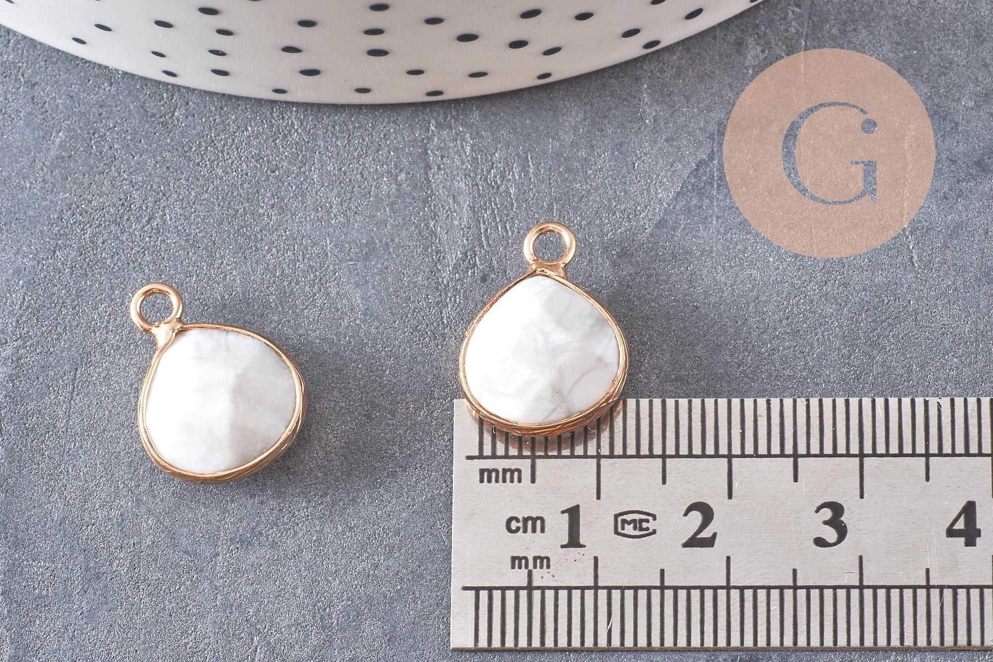 Pendentif goutte howlite blanche, fournitures créatives,pendentif bijoux,pendentif pierre,howlite naturelle,pendentif howlite,18mm-(G0978)