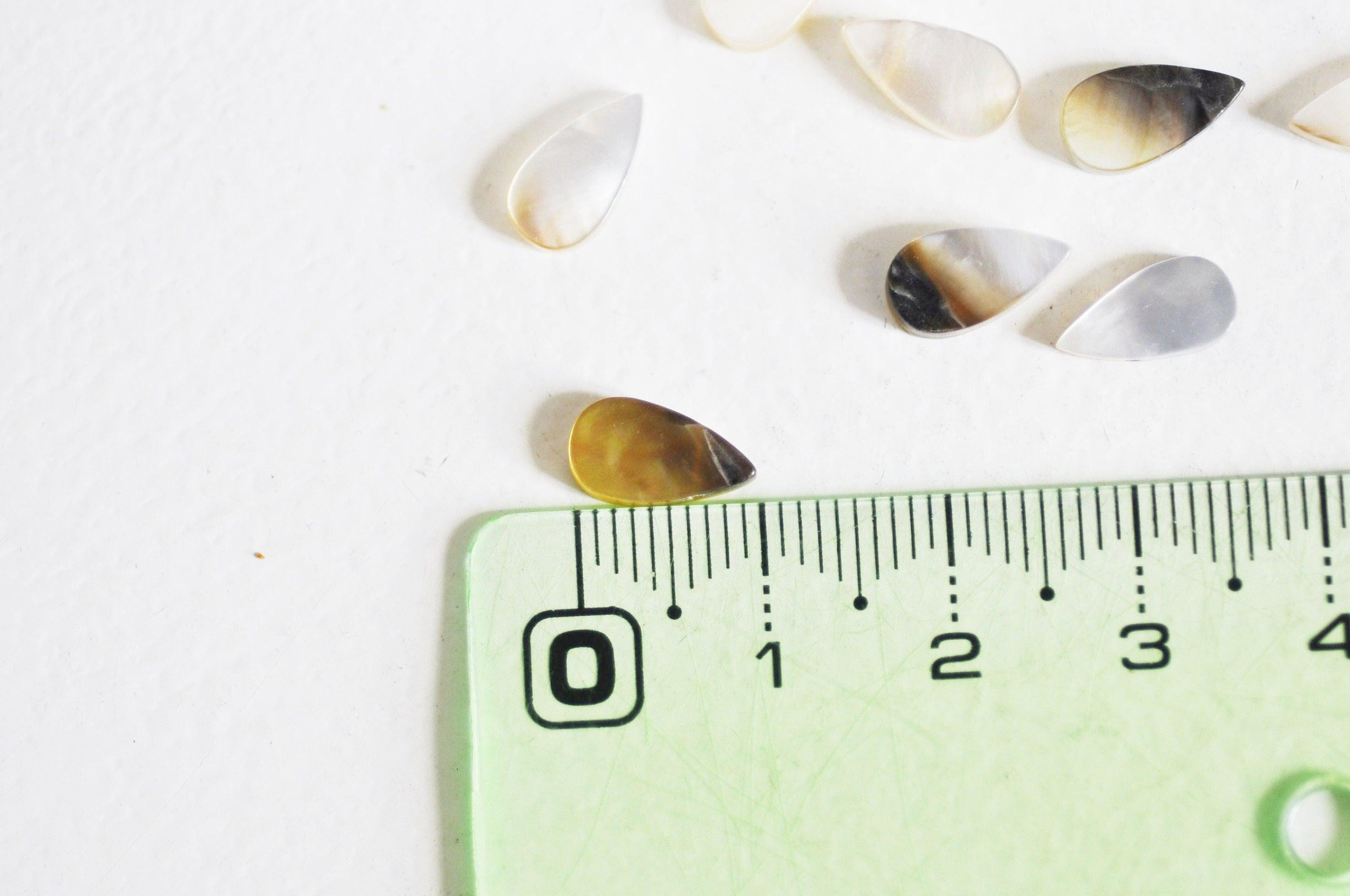 Pendentif goutte nacre naturelle 10mm,x 10 (G3876)