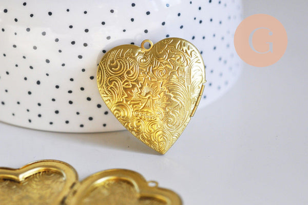 Pendentif locket coeur oeil protecteur laiton brut 42mm, une médaille dorée en laiton brut, x1 G6283